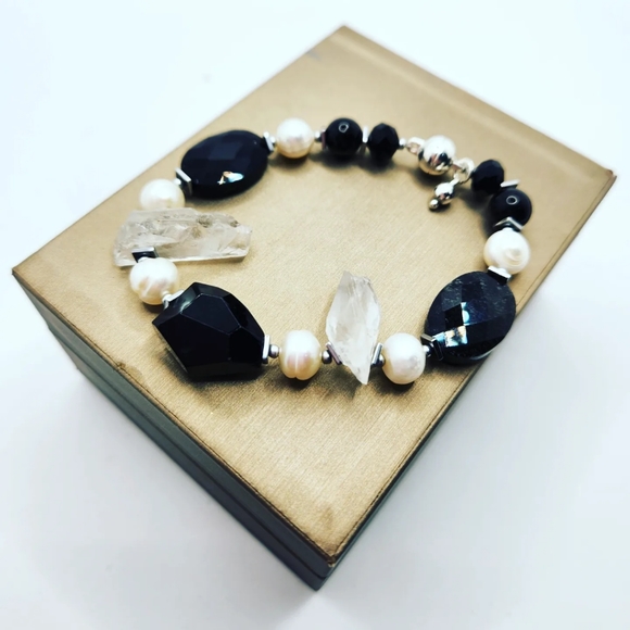 Faceted Afate, Freshwater Pearl, Raw Clear Quartz Bracelet - Picture 2 of 4